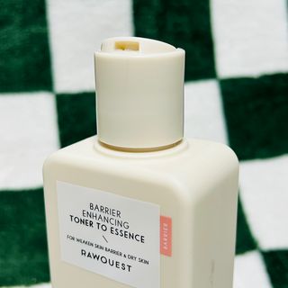 로우퀘스트 베리어 인핸싱 토너투에센스 200ml — 5점을 준 리뷰어가 2023년 11월 올린 사용 사진