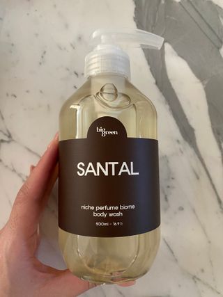 빅그린 니치 퍼퓸 바이옴바디워시 500ml(상탈, 블랙베리&베이, 블랑쉐 3종 중 택1) — 5점을 준 리뷰어가 2022년 12월 올린 사용 사진