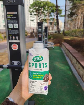 셀렉스스포츠 셀렉스 스포츠 웨이 프로틴 초콜릿 _ 330ml x 12팩 — 5점을 준 리뷰어가 2021년 3월 올린 사용 사진