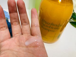 방방곳곳 편림초 마이크로바이옴 샴푸 — 5점을 준 리뷰어가 2022년 5월 올린 사용 사진