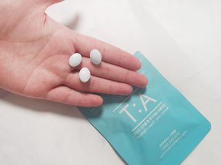 입 냄새 완화에 도움을 주는 에티켓 캔디 앳캔디 스트롱민트 — 5점을 준 리뷰어가 2021년 6월 올린 사용 사진