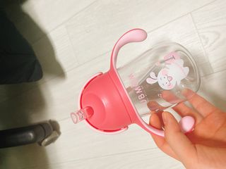 유비맘 트라이탄 코니빨대컵_컬러 랜덤 발송 — 5점을 준 리뷰어가 2021년 1월 올린 사용 사진