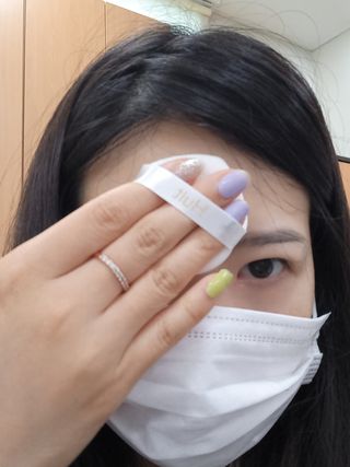 위뜨 글로시 레이어 쿠션 — 5점을 준 리뷰어가 2022년 6월 올린 사용 사진
