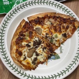 [푸딩팩토리] 10인치 씬피자 3종 택2_베샤멜 고르곤졸라/불고기/고르곤졸라 — 5점을 준 리뷰어가 2022년 5월 올린 사용 사진