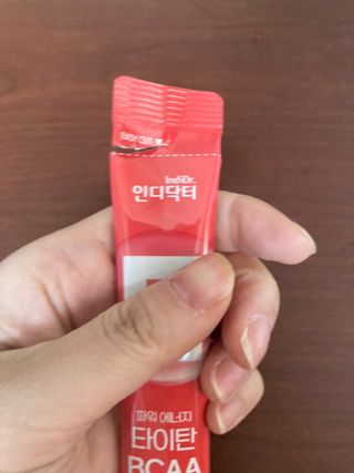[인디닥터] 타이탄 BCAA 프로틴 젤리스틱 — 5점을 준 리뷰어가 2022년 5월 올린 사용 사진