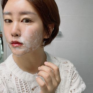 프리마인 메이크업과 들뜨는 각질까지 한방에 깐달걀로! 순하기까지한 셀베이스 그린티클렌저(200ml) — 5점을 준 리뷰어가 2023년 5월 올린 사용 사진
