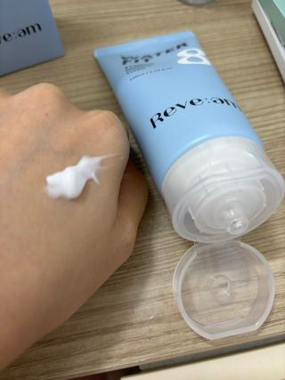 나우_ [리브엠]피부 속부터 겹겹이, 촘촘하게! 워터핏8중 수분착붙 크림 — 5점을 준 리뷰어가 2025년 2월 올린 사용 사진