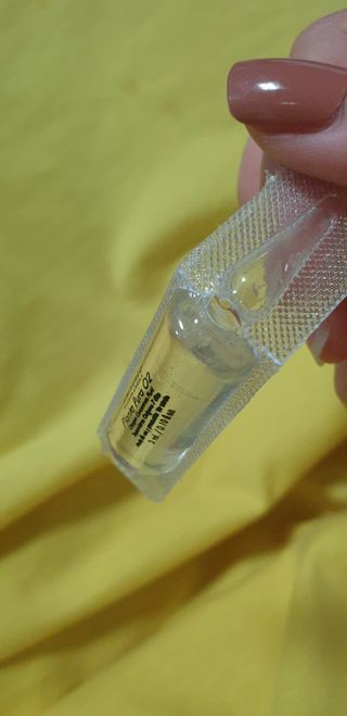 유니베르소 산소앰플 7일 집중케어 앰플 — 4점을 준 리뷰어가 2021년 5월 올린 사용 사진