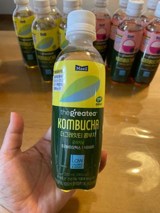 더그레잇티 콤부차 [매일유업] 더그레잇티 44kcal 콤부차 300ml *12개입 (오리지널 6개+베리리치 6개) — 5점을 준 리뷰어가 2023년 8월 올린 사용 사진