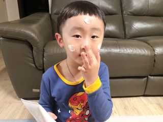 mom e 맘이 내추럴 베이비 케어 크림+바디오일 — 5점을 준 리뷰어가 2021년 1월 올린 사용 사진