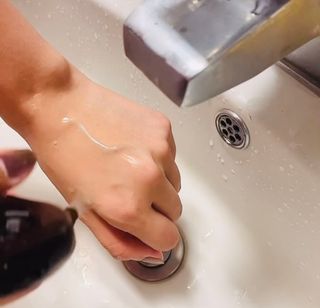 카오리온코스메틱스 곡물 바디 필링 스프레이 — 3점을 준 리뷰어가 2021년 6월 올린 사용 사진