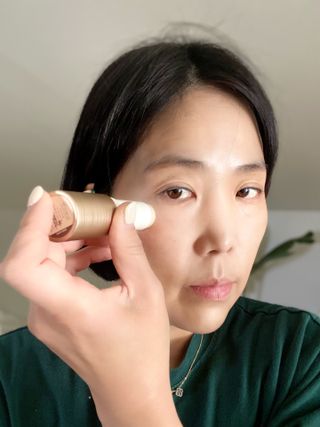[사가수] 민감피부를 위한 진정 항산화 안티에이징, 더사가오브수 효혜윤 보태니컬 에너지 아이포올 스틱 — 5점을 준 리뷰어가 2023년 2월 올린 사용 사진