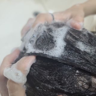블룸비 거품 두피 샴푸 — 5점을 준 리뷰어가 2022년 9월 올린 사용 사진