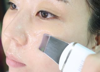 디하우트 랩 4 in 1 갈바닉 아쿠아 워터 필링기 스킨스크러버 — 5점을 준 리뷰어가 2021년 11월 올린 사용 사진