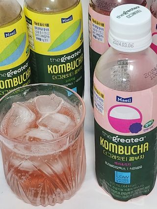 더그레잇티 콤부차 [매일유업] 더그레잇티 44kcal 콤부차 300ml *12개입 (오리지널 6개+베리리치 6개) — 5점을 준 리뷰어가 2023년 7월 올린 사용 사진