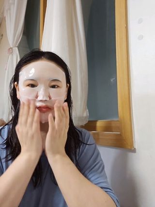 블로그 [웰더마] 프리미엄 사파이어 콜라겐 임팩트 피팅 마스크(4매입/1BOX) — 5점을 준 리뷰어가 2025년 4월 올린 사용 사진