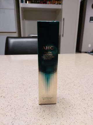 [NEW 탄력유턴 아이크림] AHC 유스 래스팅 리얼 아이크림 포 페이스 — 5점을 준 리뷰어가 2021년 1월 올린 사용 사진
