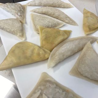 (주)성경순만두 곤약만두.콘치즈만두,삼각당면만두,당면 야끼만두,대구전통 납작만두,떡뽁이 매콤소스,달콤소스 — 5점을 준 리뷰어가 2023년 4월 올린 사용 사진
