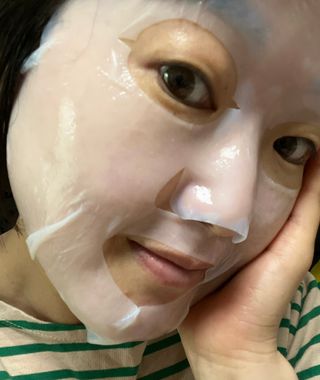 리브얼 | LIVALL 바이오셀룰로오스 마스크 레스트 앤 글로우 33ml  x 3개입 — 5점을 준 리뷰어가 2022년 6월 올린 사용 사진