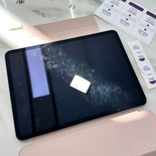 아클리브 Premium 항균 항바이러스 액정 보호필름(iPad) — 5점을 준 리뷰어가 2022년 10월 올린 사용 사진