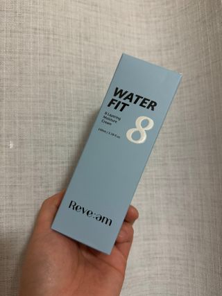 나우 [리브엠]피부 속부터 겹겹이, 촘촘하게! 워터핏8중 수분착붙 크림 — 5점을 준 리뷰어가 2025년 5월 올린 사용 사진