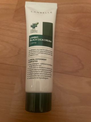 랑벨 랑바이오 블랙 시카 크림 50ml(블랙비 프로폴리스, 시카 4종, 판테놀 10 함유) — 5점을 준 리뷰어가 2022년 7월 올린 사용 사진