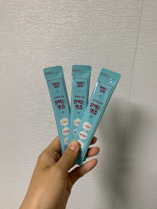 페페로니 잘 먹는 캣츄 - 원양선 참치 24개입 — 5점을 준 리뷰어가 2021년 10월 올린 사용 사진