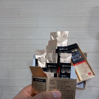서울약사신협_투데이홍삼정플러스스틱_10g x 30포 — 5점을 준 리뷰어가 2021년 2월 올린 사용 사진