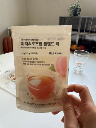 릴스 [무인양품] 꽃과 열매의 향을 담은 피치&로즈힙 블렌드 티(2개제공) — 5점을 준 리뷰어가 2025년 7월 올린 사용 사진