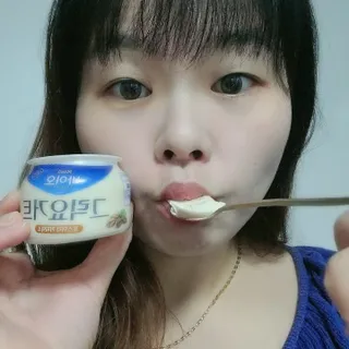 매일바이오 그릭요거트 오리지널 플레인 4개, 로스터리 커피믹스 4개 — 4점을 준 리뷰어가 2021년 12월 올린 사용 사진