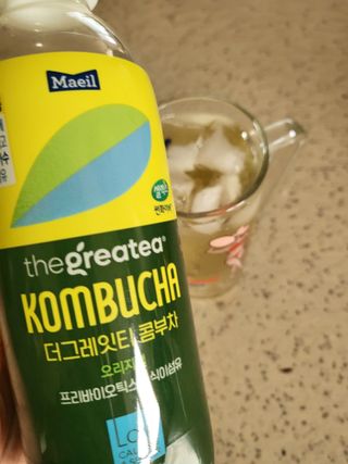 더그레잇티 콤부차 [매일유업] 더그레잇티 44kcal 콤부차 300ml *12개입 (오리지널 6개+베리리치 6개) — 5점을 준 리뷰어가 2023년 7월 올린 사용 사진