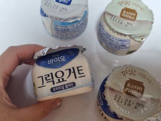 매일바이오 그릭요거트 오리지널 플레인 4개, 로스터리 커피믹스 4개 — 5점을 준 리뷰어가 2021년 12월 올린 사용 사진