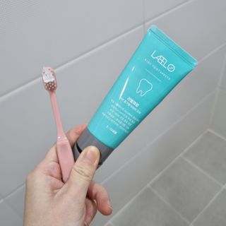 치과에서 쓰는 치약 _ 라벨제로 저불소 꼬마, 키즈, 유아, 베이비, 주니어 안전한 어린이치약 — 5점을 준 리뷰어가 2022년 11월 올린 사용 사진
