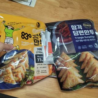 (주)성경순만두 곤약만두.콘치즈만두,삼각당면만두,당면 야끼만두,대구전통 납작만두,떡뽁이 매콤소스,달콤소스 — 3점을 준 리뷰어가 2023년 3월 올린 사용 사진
