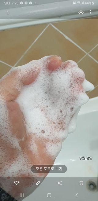 [HUREX] 휴렉스 볼류마이징 탈모완화 기능성 샴푸 150ml x 2개 — 5점을 준 리뷰어가 2021년 9월 올린 사용 사진