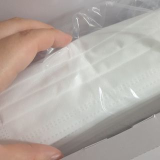 위케어 원데이 덴탈마스크 50매 화이트 대형 국내생산 — 5점을 준 리뷰어가 2021년 2월 올린 사용 사진