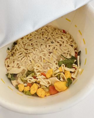 NISSIN 닛신 컵누들  4종 - 씨푸드오리지날, 씨푸드 스파이시, 씨푸드 커리, 씨푸드 XO소스 — 5점을 준 리뷰어가 2022년 12월 올린 사용 사진