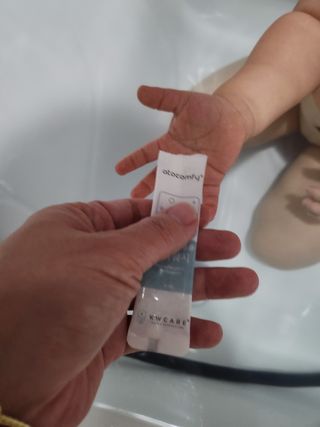 아토컴피 신생아도 사용가능한 무알러지 1회용 바디워시 여행키트 ( 독일 임상시험 완료) — 5점을 준 리뷰어가 2023년 2월 올린 사용 사진
