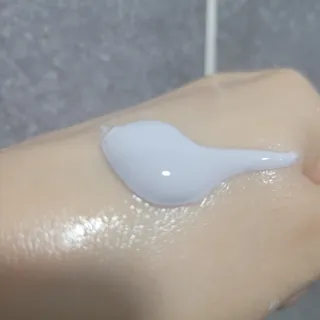 벨먼 내추럴 스파 머드레티놀 바디워시(그린로즈, 미드나잇 피오니) — 5점을 준 리뷰어가 2022년 11월 올린 사용 사진