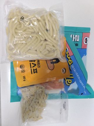 [푸딩팩토리] 로제누들떡볶이 500g / 까르보나라크림누들떡볶이 500g — 4점을 준 리뷰어가 2022년 7월 올린 사용 사진
