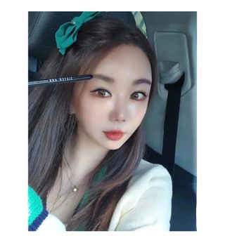 씨스터앤 더블이펙트 워터프루프 아이펜슬 11종 택 1 — 5점을 준 리뷰어가 2022년 1월 올린 사용 사진