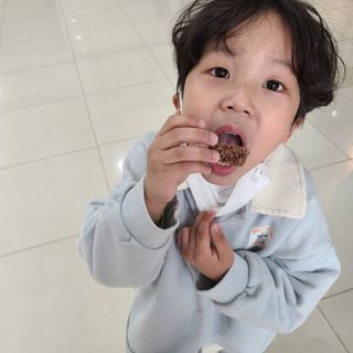 델리스 오트 밀키 초콜릿 바 — 5점을 준 리뷰어가 2022년 5월 올린 사용 사진