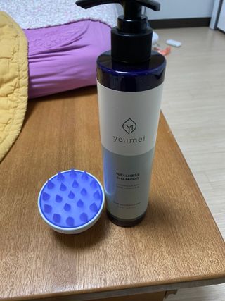 유메이 웰니스 샴푸 + 유메이 스칼프 브러쉬 — 4.5점을 준 리뷰어가 2022년 3월 올린 사용 사진