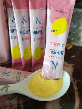 비타앤C 레몬맛, 망고맛 — 5점을 준 리뷰어가 2021년 6월 올린 사용 사진