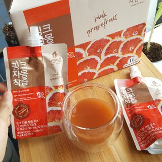 자연에온 핑크 자몽 착즙 100mL 10개입 1BOX +가 득담은 자몽 콜라겐 젤리스틱 1BOX — 5점을 준 리뷰어가 2021년 6월 올린 사용 사진