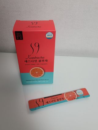 리넥무역 에스나인 콤부차 건강발효 콤부함량59 자몽 5gx10포 — 3점을 준 리뷰어가 2021년 7월 올린 사용 사진