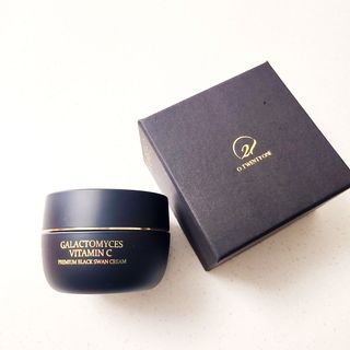 오투에니원 갈락토미세스 비타민 C 프리미엄 블랙스완 크림 50g — 5점을 준 리뷰어가 2022년 12월 올린 사용 사진
