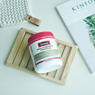 Swisse 스위스 고함량 프로폴리스 2,000mg 210정 — 5점을 준 리뷰어가 2021년 5월 올린 사용 사진