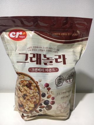 씨알푸드 씨알로 그래놀라 2종 후르츠+크랜베리 아몬드 — 5점을 준 리뷰어가 2022년 7월 올린 사용 사진