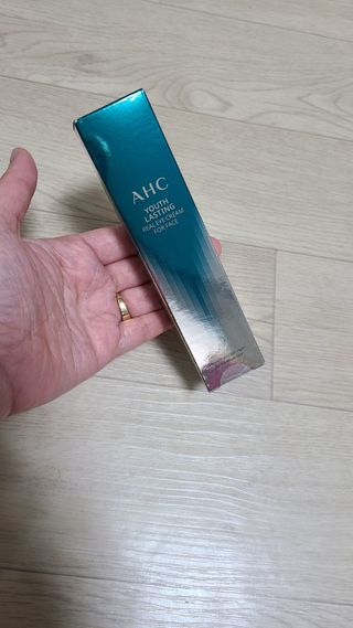 [NEW 탄력유턴 아이크림] AHC 유스 래스팅 리얼 아이크림 포 페이스 — 5점을 준 리뷰어가 2021년 2월 올린 사용 사진